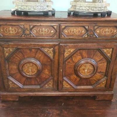 https://auctions4america.proxibid.com/Auctions-4-America/12-000-Square-Ft-Estate-Coming-Down/event-catalog/280609