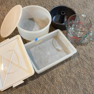Baking trays/bowls/pans Lot 