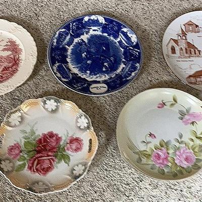 Decorative Plates Lot 