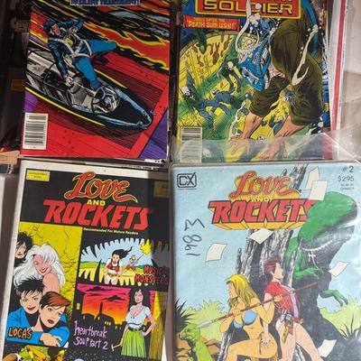 Indie & War Comic Lot – Love and Rockets, Blackhawk, Unknown Soldier (6 Comics)