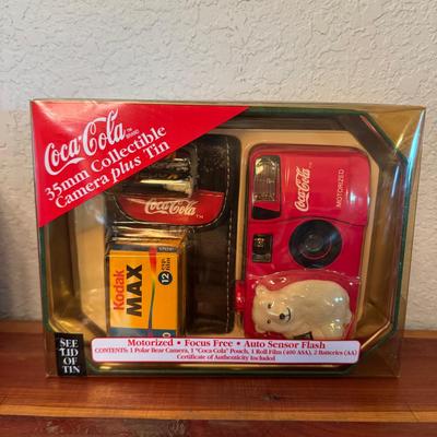 Vintage 2000 Coca-Cola Collectable Camera