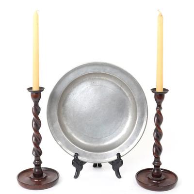 Lot 228 deep thomas danforth ii pewter plate turned candlesticks