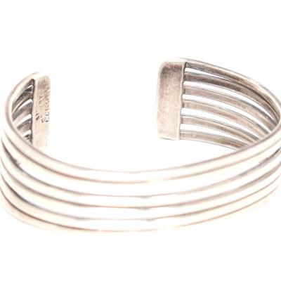 Lot 208 lovely sterling silver banded bracelet