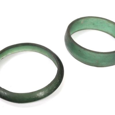 Lot 205 pair of beautiful sea green vintage glass bracelets