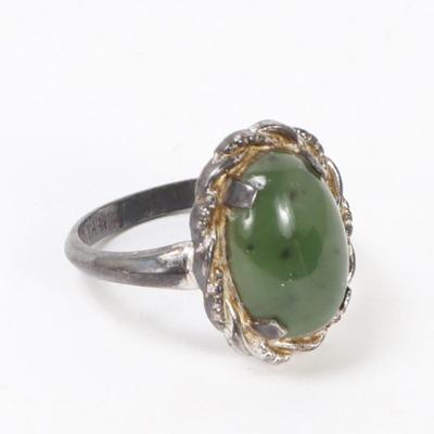 Lot 185 lovely chinese jade style ring