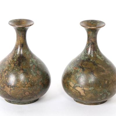 Lot 433 pair of chinese bronze miniature vases