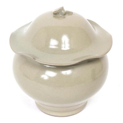 Lot 434 beautiful chinese celadon glazed jar wlid