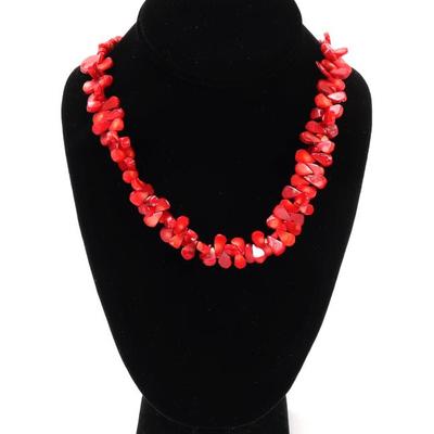 Lot 126 gorgeous fire red chunky coral necklace