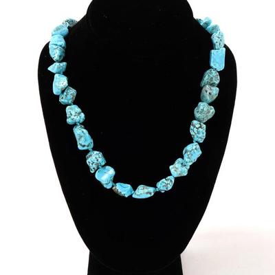 Lot 112 lovely turquoise chunky turquoise beaded necklace