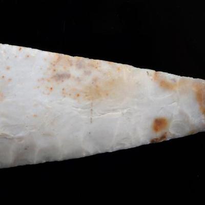 Lot 42 nice hand knapped arrowhead