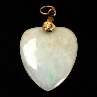 Lot 166 chinese heart shaped jade pendant 14k gold