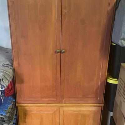 Hutch With Doors And Desk