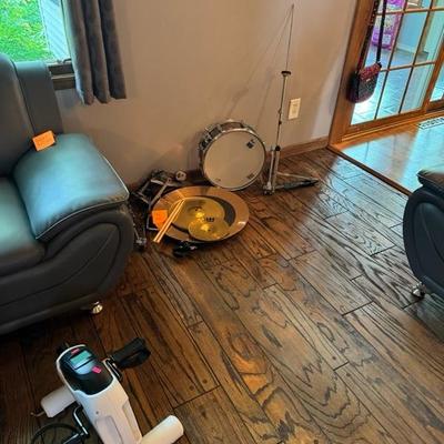 Sale Photo Thumbnail #17: drum set