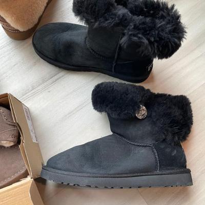 Uggs Size 9