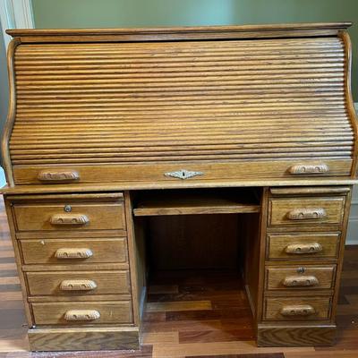 Roll top desk