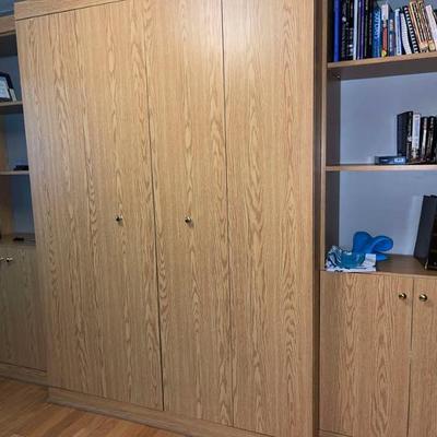 Pre Sale item! 
Murphy Bed, must unbolt and bring help!
