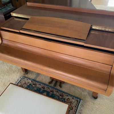 YAMAHA Baby Grand Piano