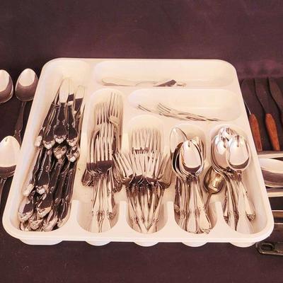 Large Set of Oneida Community & International Silver Stainless Flatware & More