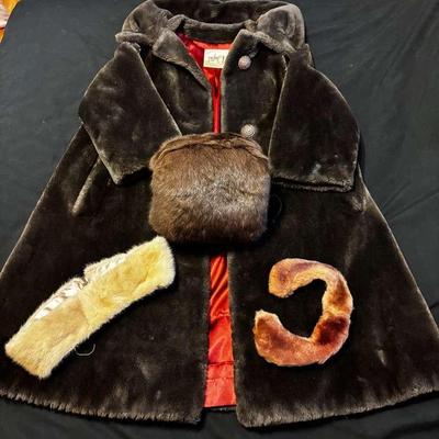 Fur And Faux Fur Women’s Accessories 