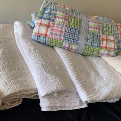  Bedspreads And Quilt Featuring Crown Craft, Nautica And More