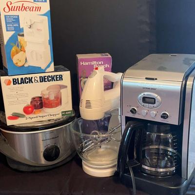 Nice Kitchen Appliances Including Sunbeam Mixmaster