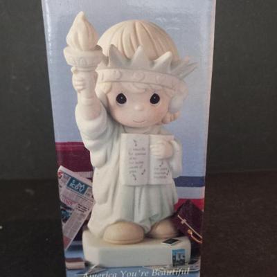 Vintage 1992 Enesco Precious Moments "Amerrica You're Beautiful" #528862 - New in Box