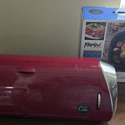 Cricut Cake With New Baking Dish 
