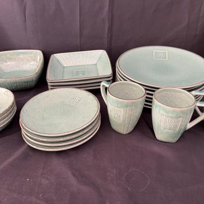 Pfaltzgraff Naturewood Serenity Dinnerware Set | Made in USA