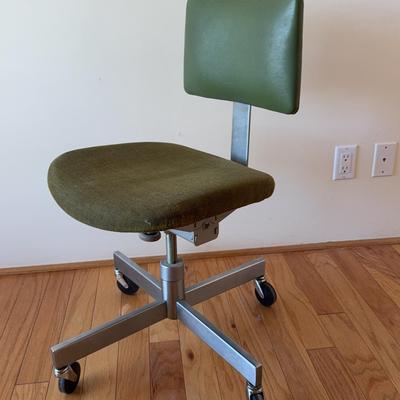 Vintage Steelcase Rolling Task Chair | Model 410520 | Avocado Green Vinyl & Fabric | Dated 3/74
