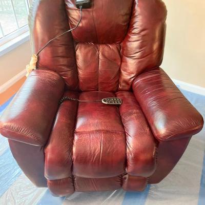 Lazboy brown Electric control recliner (works)	35”h x 39”w x 40”d