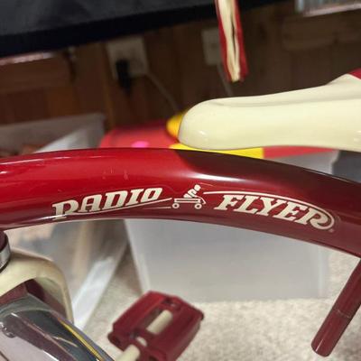 Vintage Metro Radio Flyer tricycle
