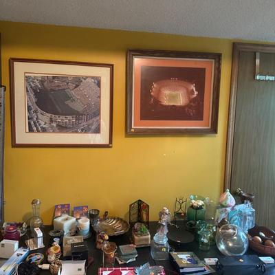 All U.T art 25% off