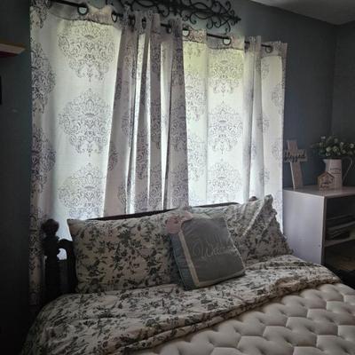 Queen Mattress and  Boxspring 