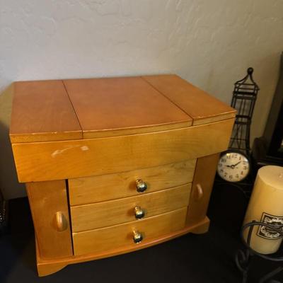 Sale Photo Thumbnail #295