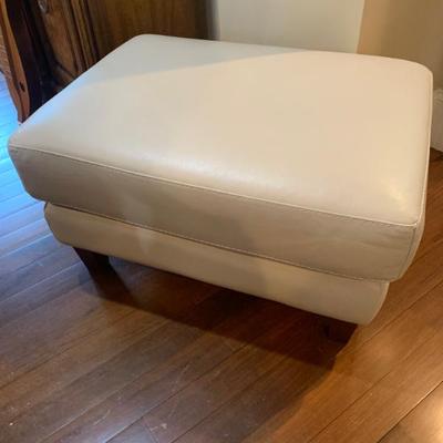 $150 Chateau D’Ax ottoman cream colored leather 16”H 30” x 21” 