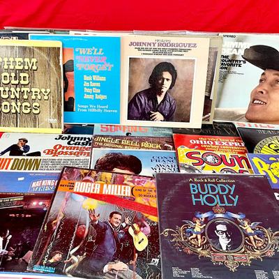 Various Mixed Vintage Records Feat. Johnny Cash & More
