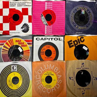 Country Music 45RPM Vinyl Collection 
