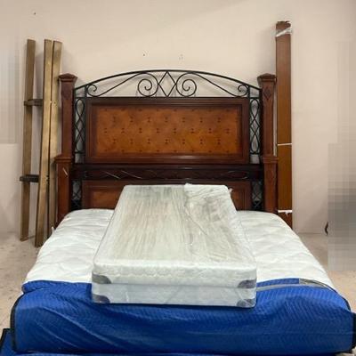 Alexander Julian Cherry King Size Bed Set