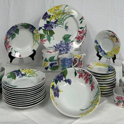 Savoir Vivre Fine China "Meadow Splendor"