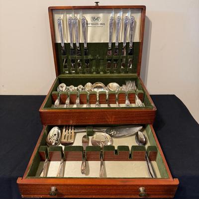 1847 Rogers Bros Daffodil Silverplate Silverware