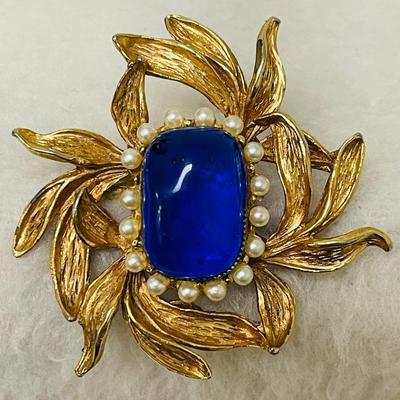 Vintage “Hattie Carnegie” Brooch