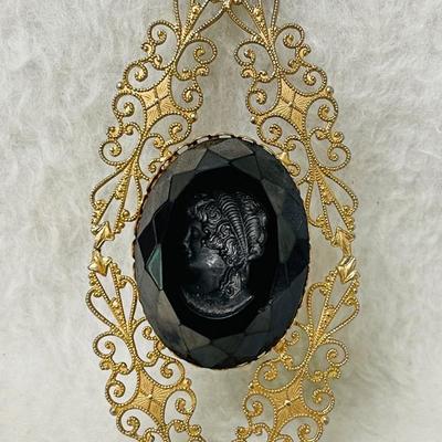 Reverse Cameo Vintage Pendant