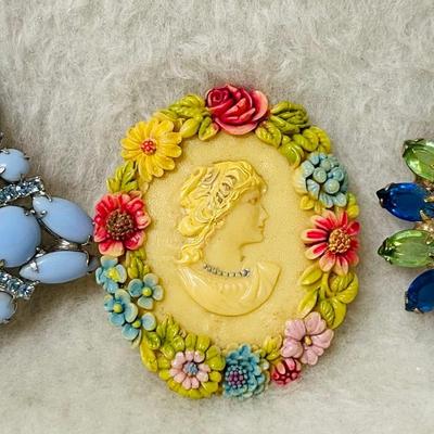 Vintage Fashion Brooches
