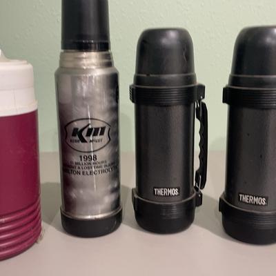 4 Thermos’s