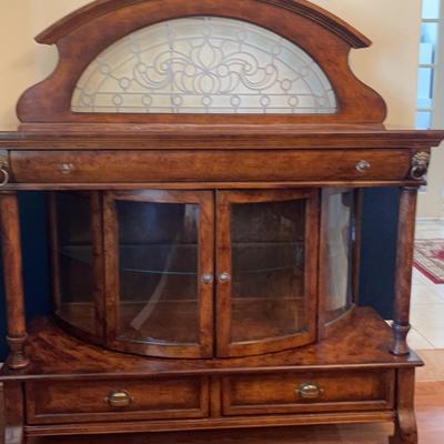 Elegant Pulaski Apathacary Sideboard With Curved Goass Display 
