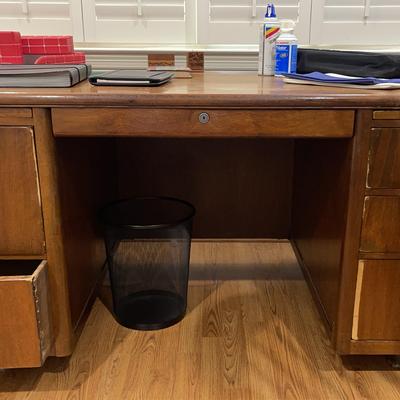 Desk Project And Accessories 