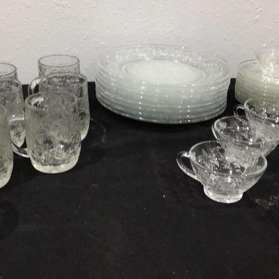 8 Piece Decorative Glassware 