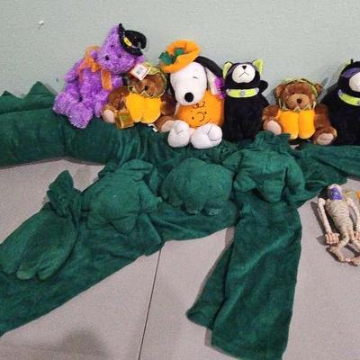 Fall Stuffed Toys And Dinosaur Costume 