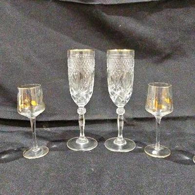 Etched Gold Leaf Cordials And 2 Champaign Fluts 