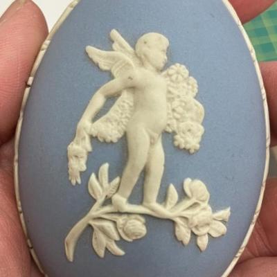 Vtg wedgewood porcelain egg shaped trinket box aaa2375 40.00